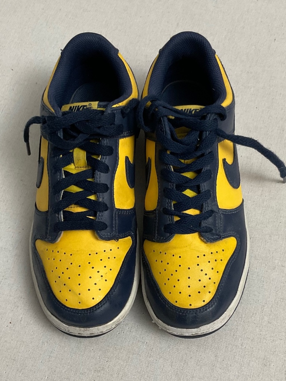 Nike Dunk Low "Vintage Maize" (Michigan) GS Sneakers Size 7Y